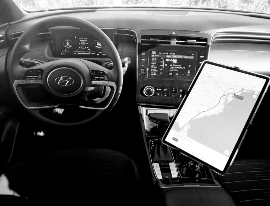hyundai santa cruz interior